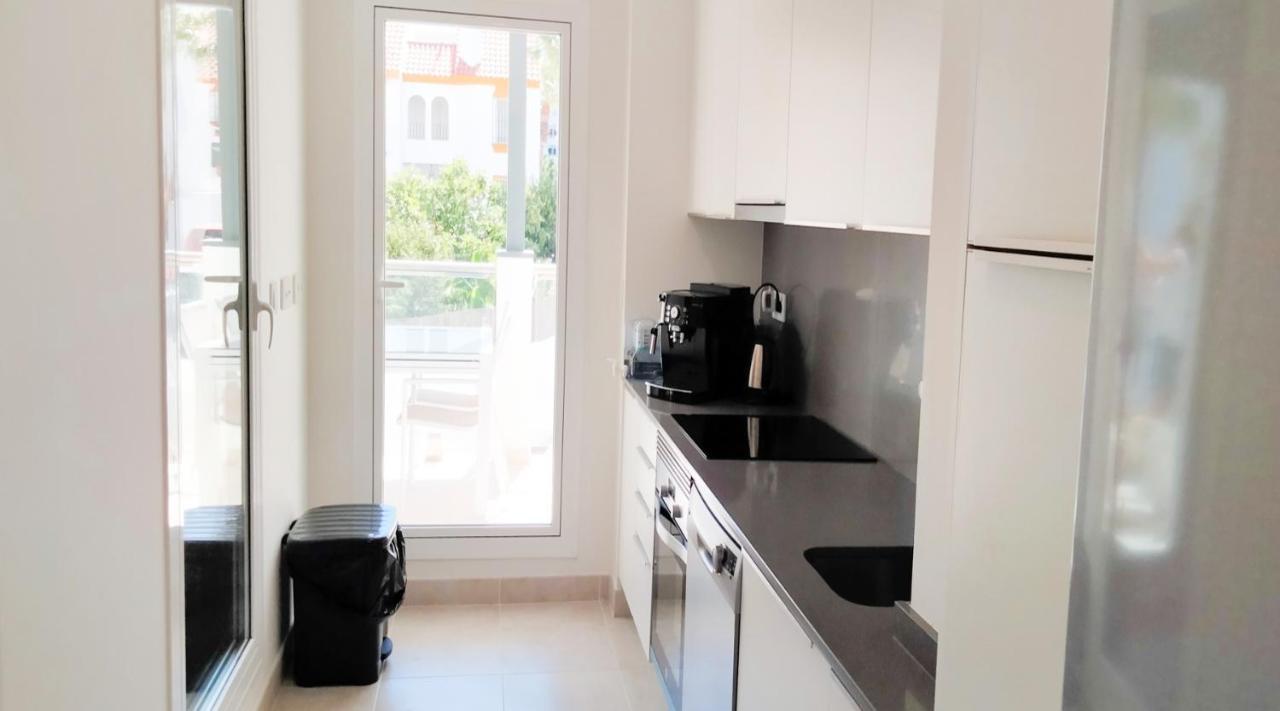 Lovely Apartment Centrally Located In Estepona Exterior foto