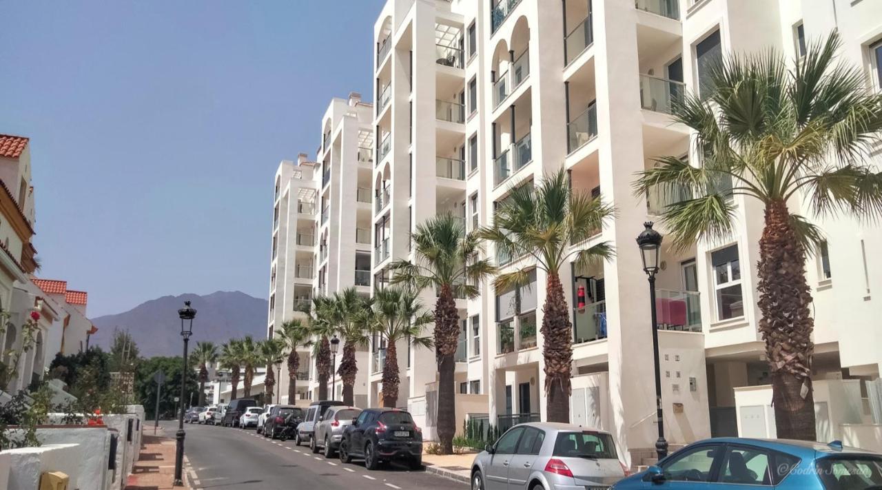 Lovely Apartment Centrally Located In Estepona Exterior foto